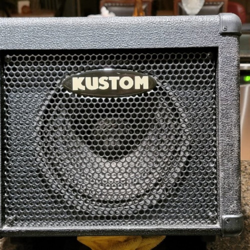 Kustom KBA16 16W Bass Guitar Amplifier Amp, Powered by Celestion a-x
